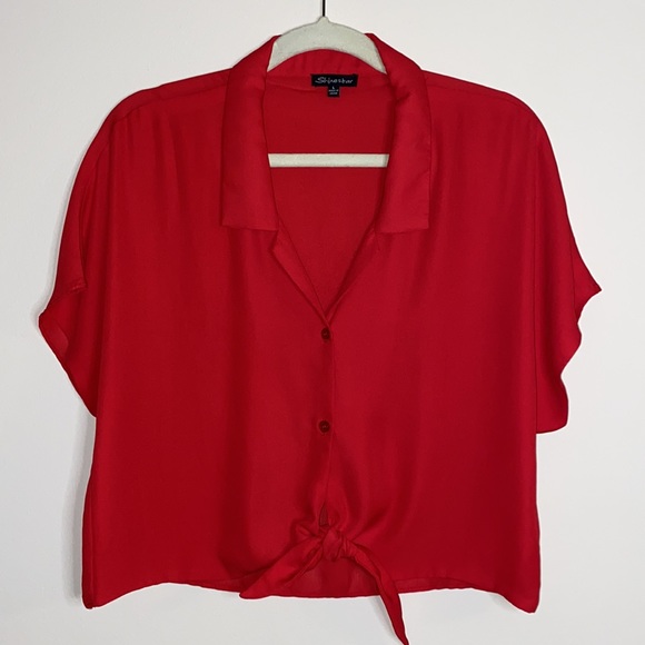 Shinestar red front tie crop top - Picture 1 of 5